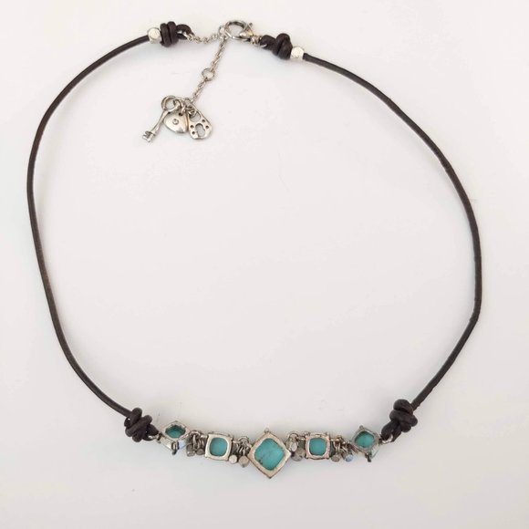 Turquoise and silver necklace on cording - Picture 5 of 8